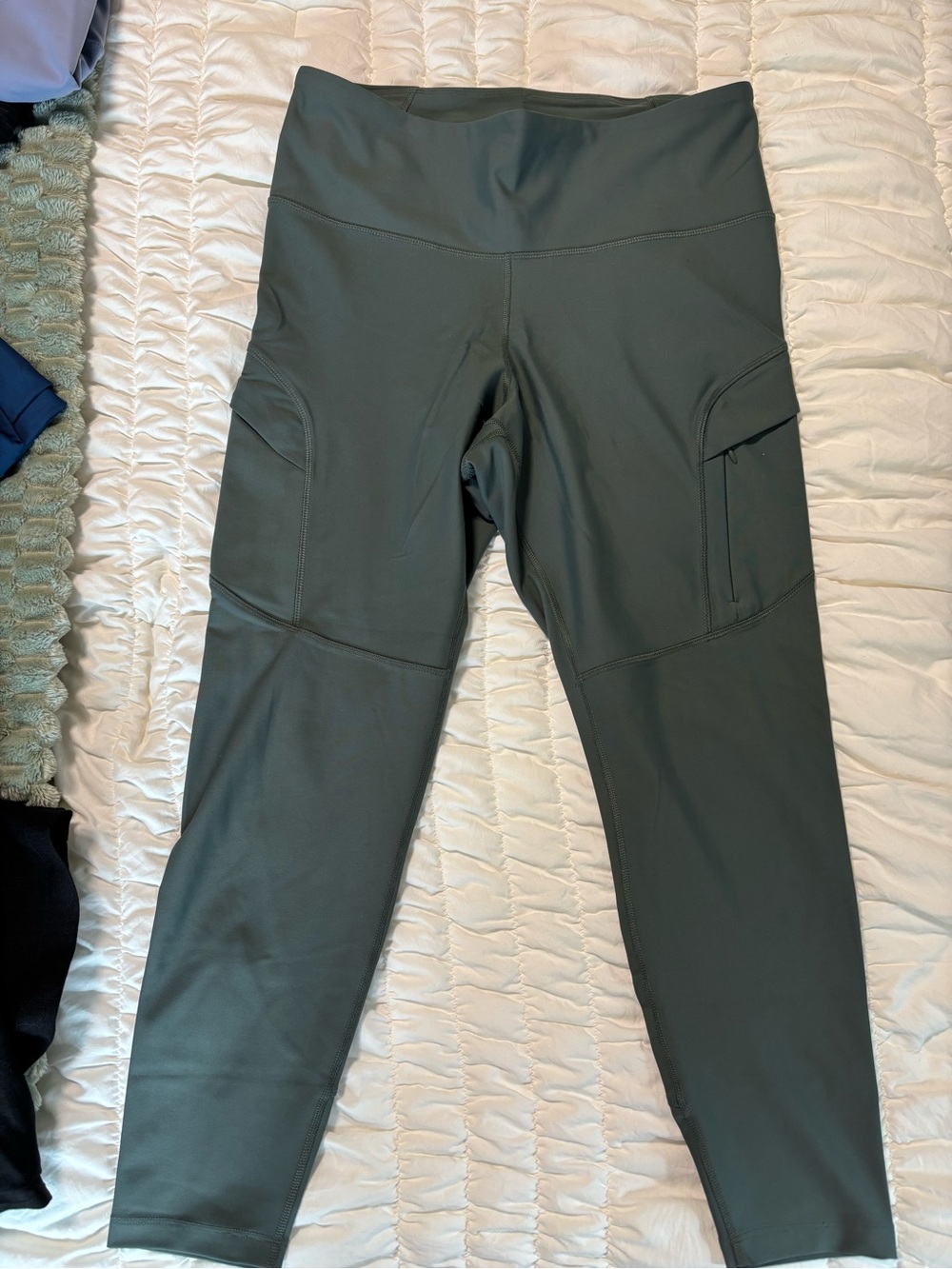 Old Navy Active High-Rise Leggings in Dark Olive